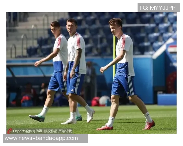 罗德里与胡桑诺夫伤愈归队积极恢复训练备战新赛季 罗德里与胡桑诺夫伤愈归队积极恢复训练备战新赛季