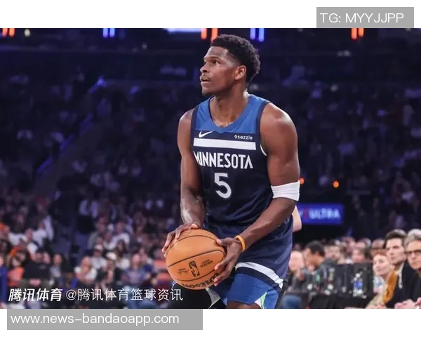 爱德华兹季前赛首球精彩回顾高难度撤步跳投展现夏季训练成果 爱德华兹季前赛首球精彩回顾高难度撤步跳投展现夏季训练成果